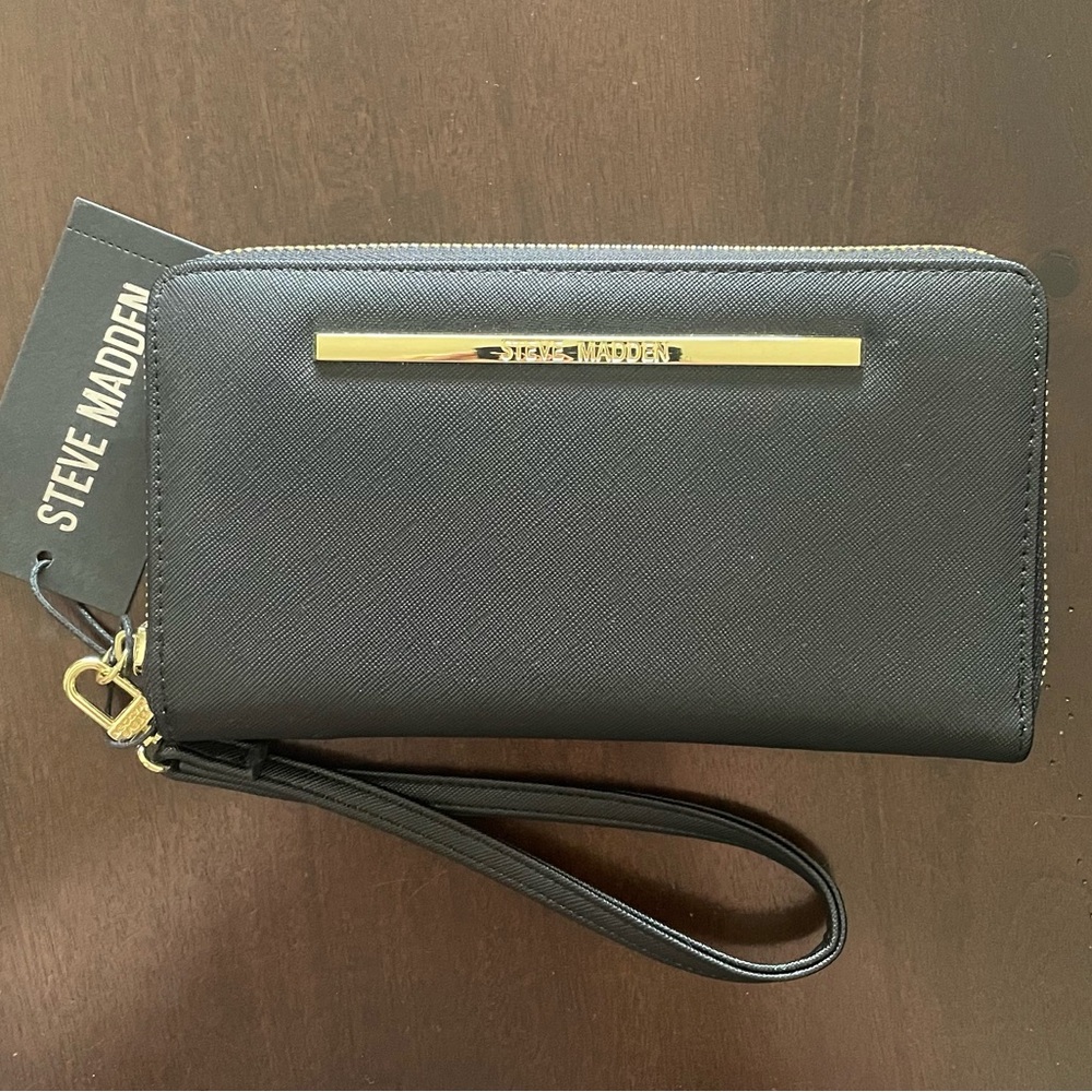 Steve Madden | Wristlet Wallet